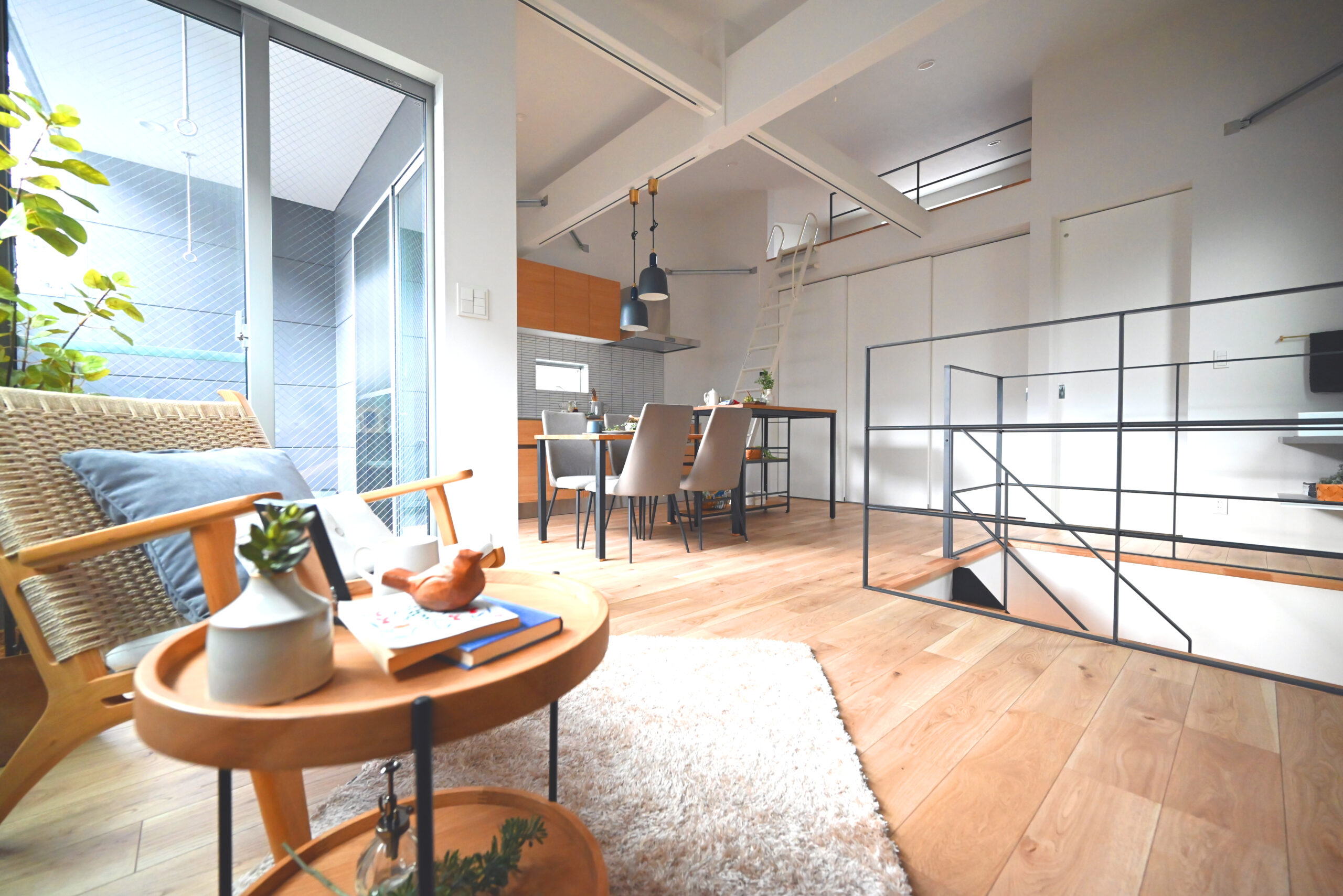 吹き抜け・勾配天井２